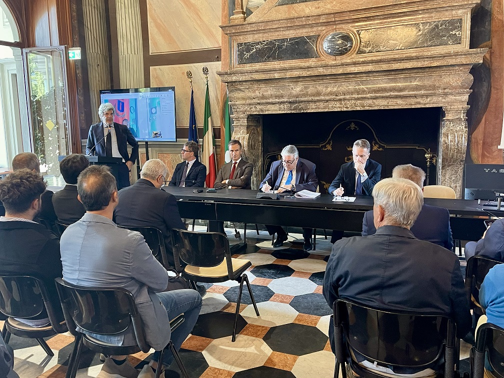 Al momento stai visualizzando Variante della Tremezzina: lo stato di avanzamento dei lavori e le nuove misure per la viabilità sulla Statale Regina