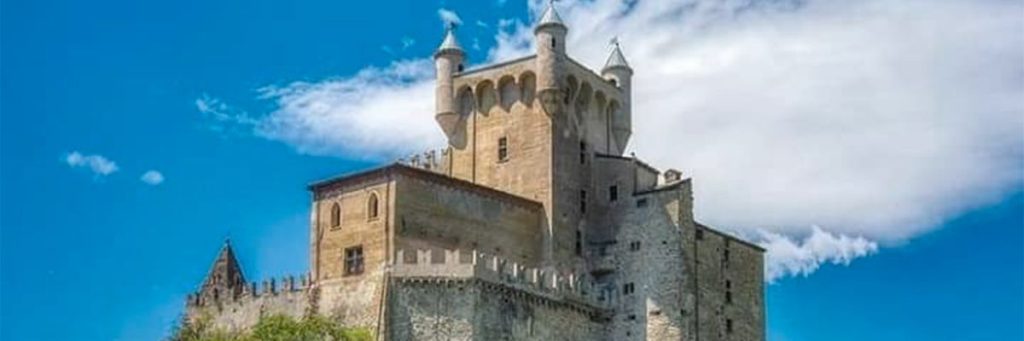 Scopri di più sull'articolo Saint Pierre un Comune incastonato nella collina di Châteler dal 3000 a.C. con un Castello che domani la valle