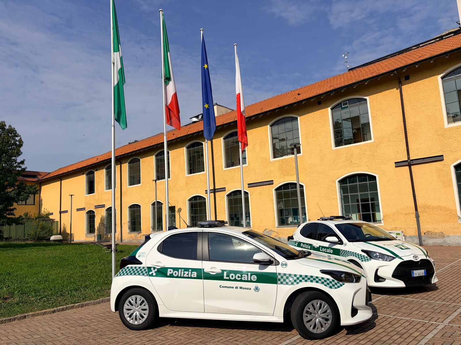 Al momento stai visualizzando Comune di Monza, la Polizia Locale rinnova la flotta: in servizio due nuove auto ibride con il sostegno di Regione Lombardia