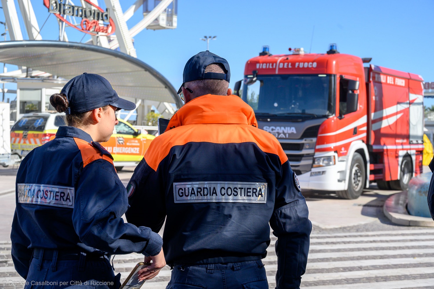 Al momento stai visualizzando Maxi esercitazione di soccorso in mare a Riccione: simulato un peschereccio in avaria